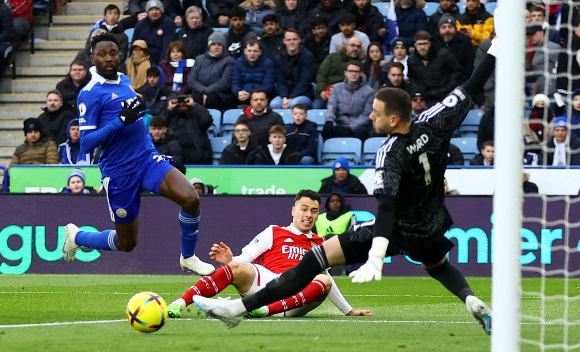 通过边路压 通过边路压